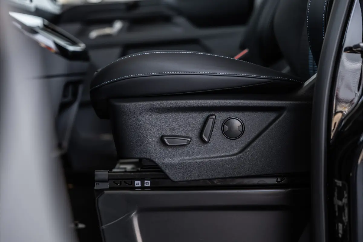 340 L2H1 DC Sport 65 kWh | Dubbel cabine | 350 KM Range | 360 Camera | Driving Assistant | L+R Schuifdeur | DSS LED | Middenconsole | 5-Zitter | Navigatie | CarPlay | ACC | Blind Spot | Stuu