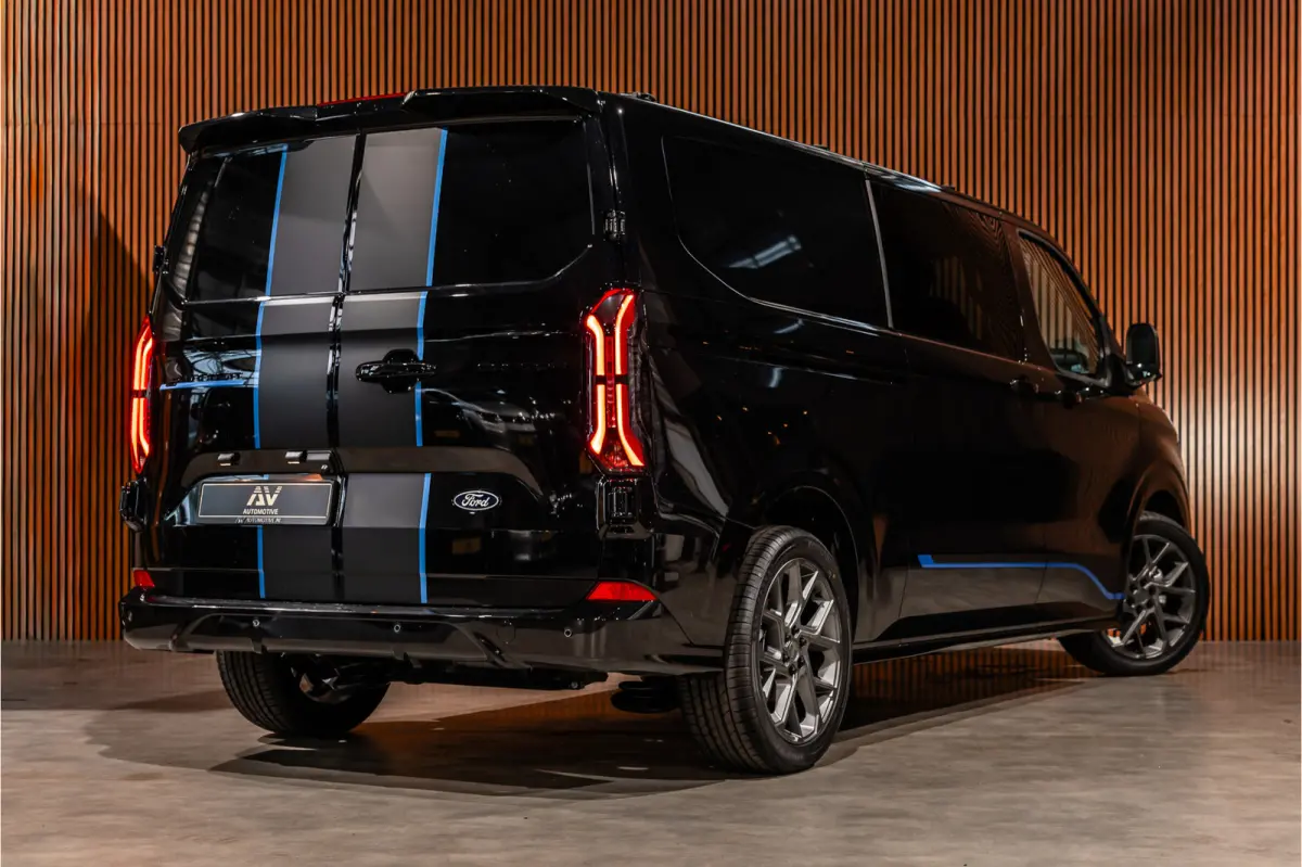 340 L2H1 DC Sport 65 kWh | Dubbel cabine | 350 KM Range | 360 Camera | Driving Assistant | L+R Schuifdeur | DSS LED | Middenconsole | 5-Zitter | Navigatie | CarPlay | ACC | Blind Spot | Stuu