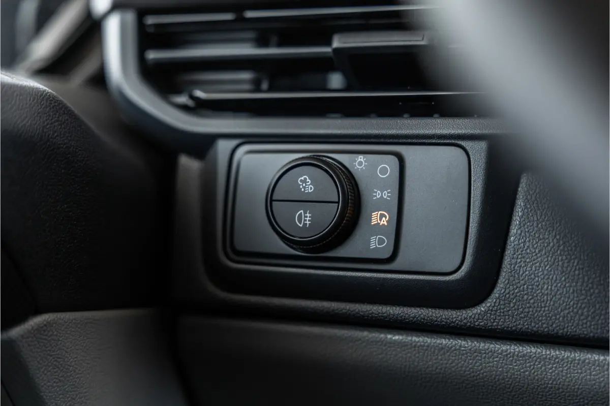 340 L2H1 DC Sport 65 kWh | Dubbel cabine | 350 KM Range | 360 Camera | Driving Assistant | L+R Schuifdeur | DSS LED | Middenconsole | 5-Zitter | Navigatie | CarPlay | ACC | Blind Spot | Stuu