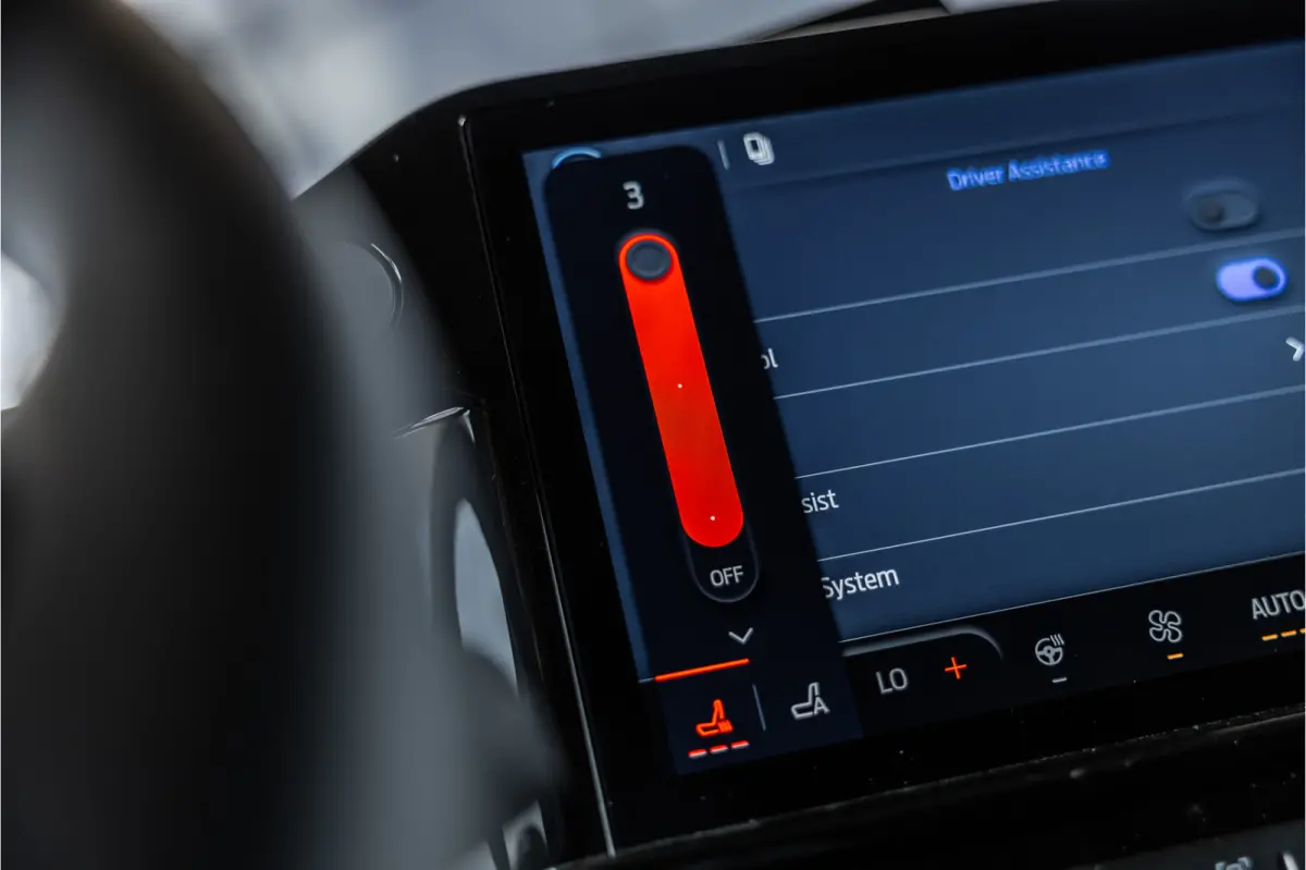340 L2H1 DC Sport 65 kWh | Dubbel cabine | 350 KM Range | 360 Camera | Driving Assistant | L+R Schuifdeur | DSS LED | Middenconsole | 5-Zitter | Navigatie | CarPlay | ACC | Blind Spot | Stuu