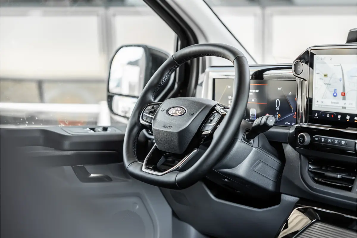 340 L2H1 DC Sport 65 kWh | Dubbel cabine | 350 KM Range | 360 Camera | Driving Assistant | L+R Schuifdeur | DSS LED | Middenconsole | 5-Zitter | Navigatie | CarPlay | ACC | Blind Spot | Stuu