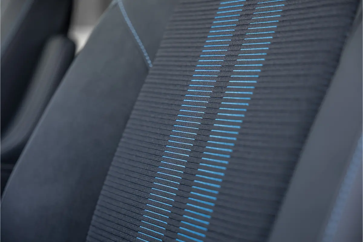 340 L2H1 DC Sport 65 kWh | Dubbel cabine | 350 KM Range | 360 Camera | Driving Assistant | L+R Schuifdeur | DSS LED | Middenconsole | 5-Zitter | Navigatie | CarPlay | ACC | Blind Spot | Stuu
