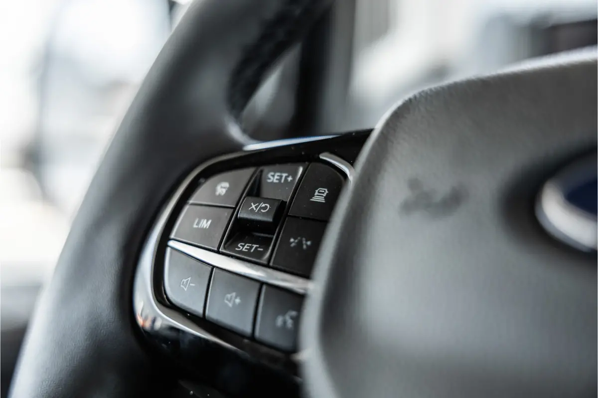 340 L2H1 DC Sport 65 kWh | Dubbel cabine | 350 KM Range | 360 Camera | Driving Assistant | L+R Schuifdeur | DSS LED | Middenconsole | 5-Zitter | Navigatie | CarPlay | ACC | Blind Spot | Stuu