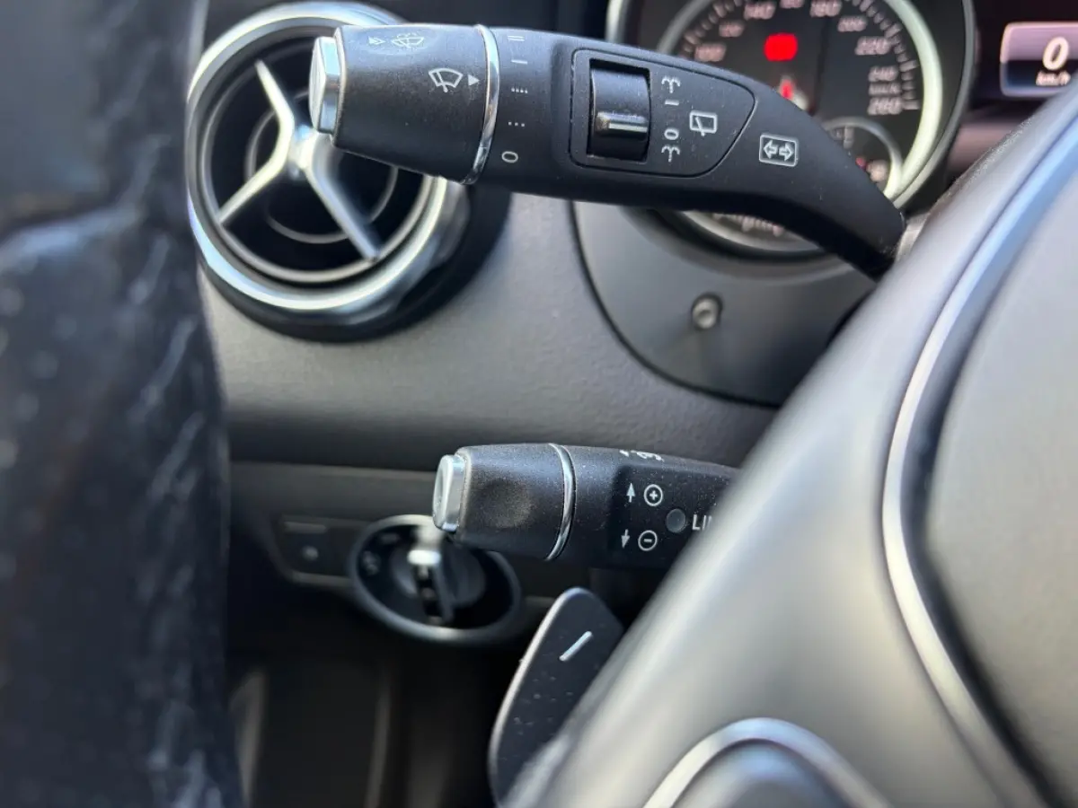GLA 180 Aut. Sportstoelen Leder Navi Camera Cruise