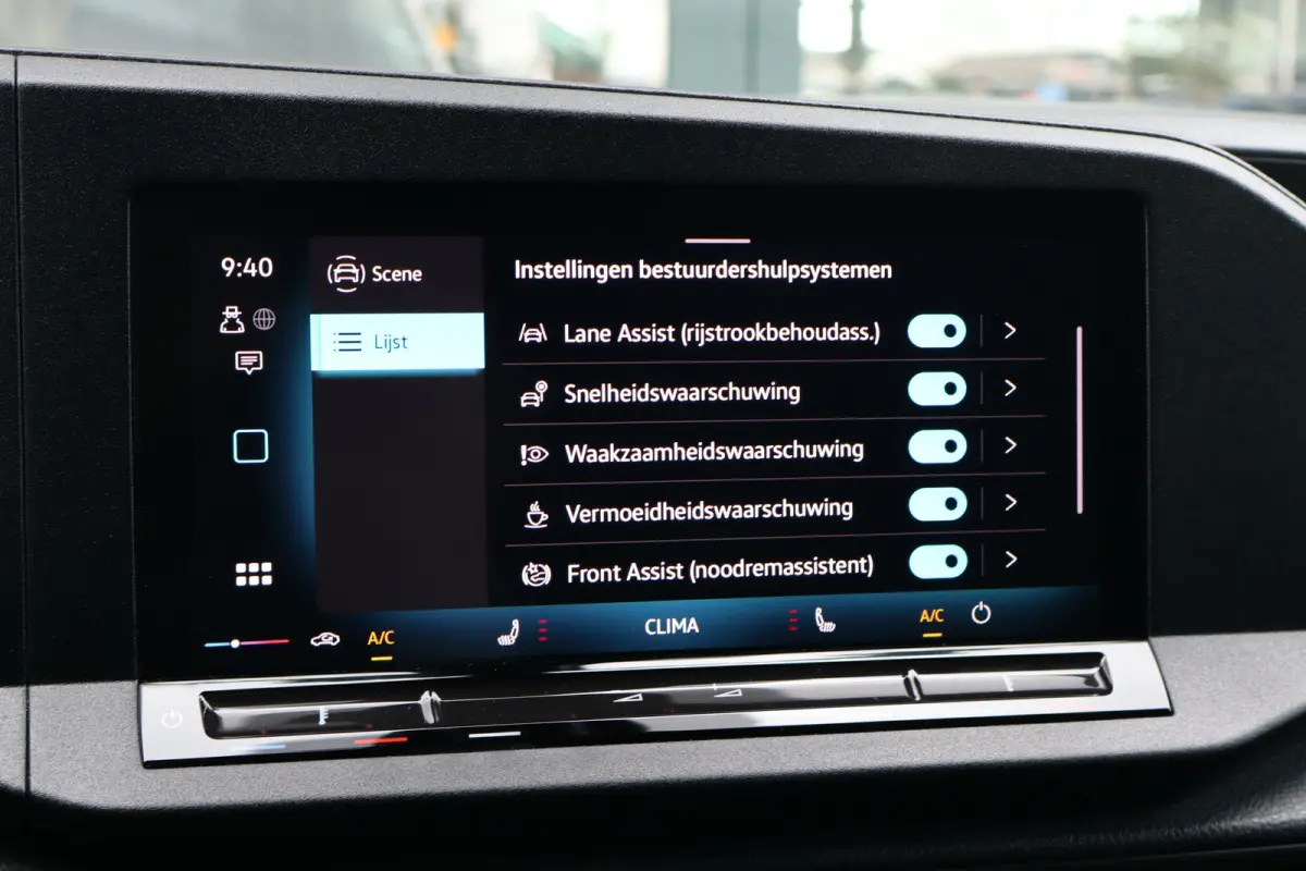 2.0 TDI Style | Cruise control | Keyless start | Lichtmetalen velgen 16"