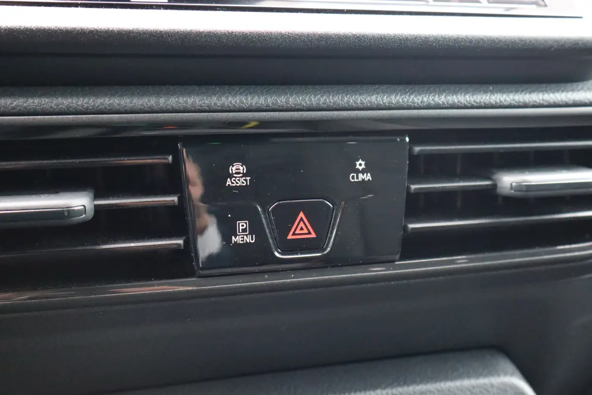 2.0 TDI Style | Cruise control | Keyless start | Lichtmetalen velgen 16"
