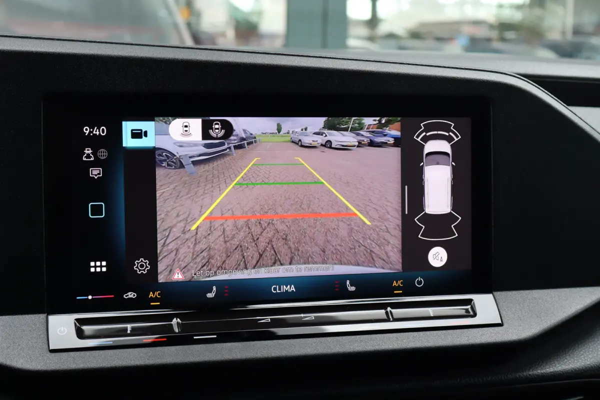 2.0 TDI Style | Cruise control | Keyless start | Lichtmetalen velgen 16"