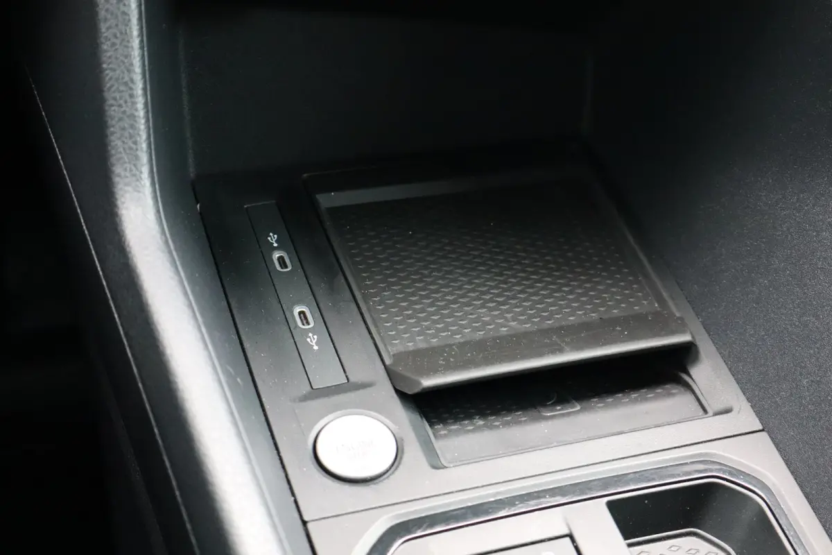 2.0 TDI Style | Cruise control | Keyless start | Lichtmetalen velgen 16"