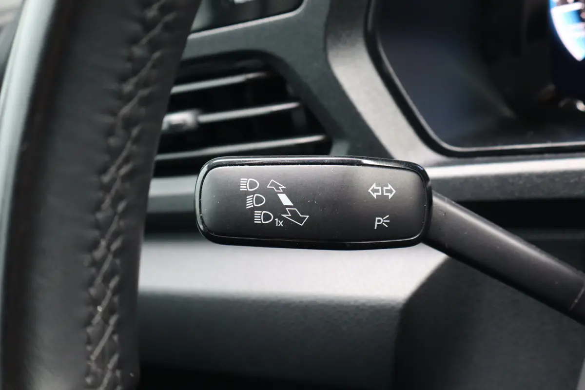 2.0 TDI Style | Cruise control | Keyless start | Lichtmetalen velgen 16"