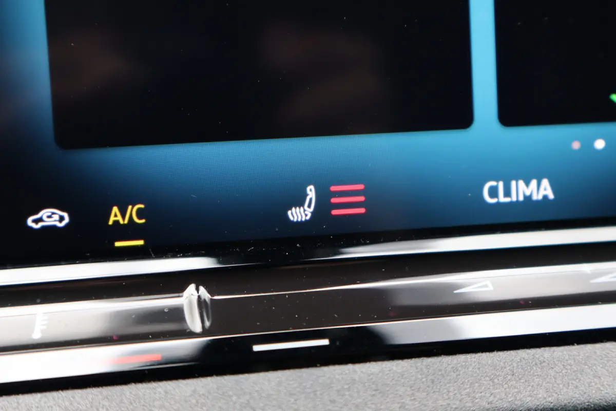 2.0 TDI Style | Cruise control | Keyless start | Lichtmetalen velgen 16"