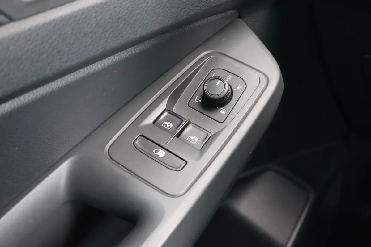 2.0 TDI Style | Cruise control | Keyless start | Lichtmetalen velgen 16"