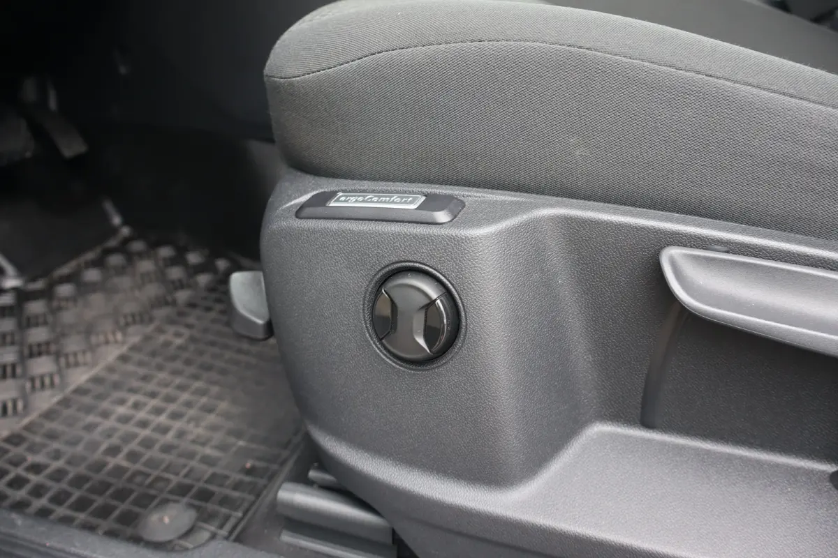 2.0 TDI Style | Cruise control | Keyless start | Lichtmetalen velgen 16"