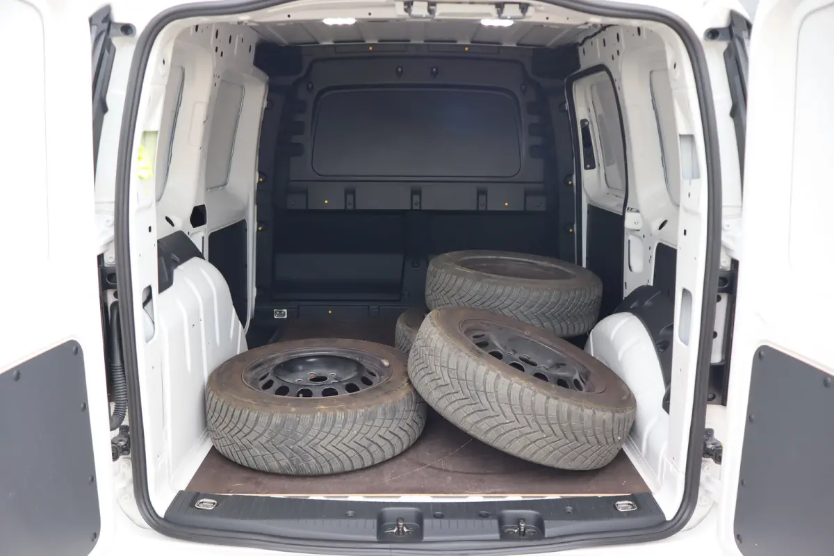 2.0 TDI Style | Cruise control | Keyless start | Lichtmetalen velgen 16"
