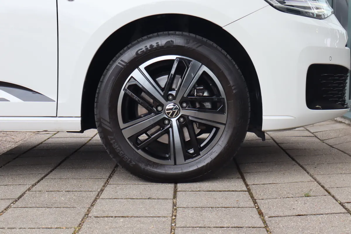 2.0 TDI Style | Cruise control | Keyless start | Lichtmetalen velgen 16"