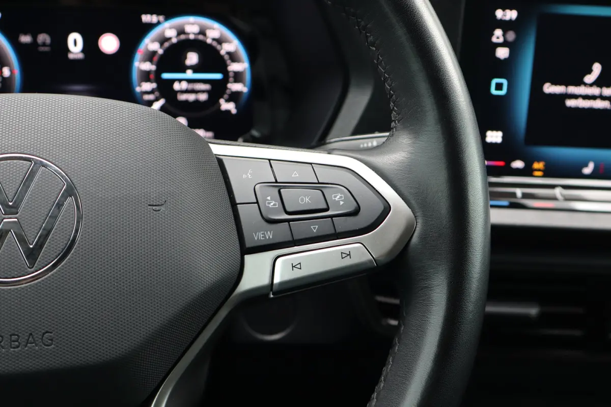2.0 TDI Style | Cruise control | Keyless start | Lichtmetalen velgen 16"
