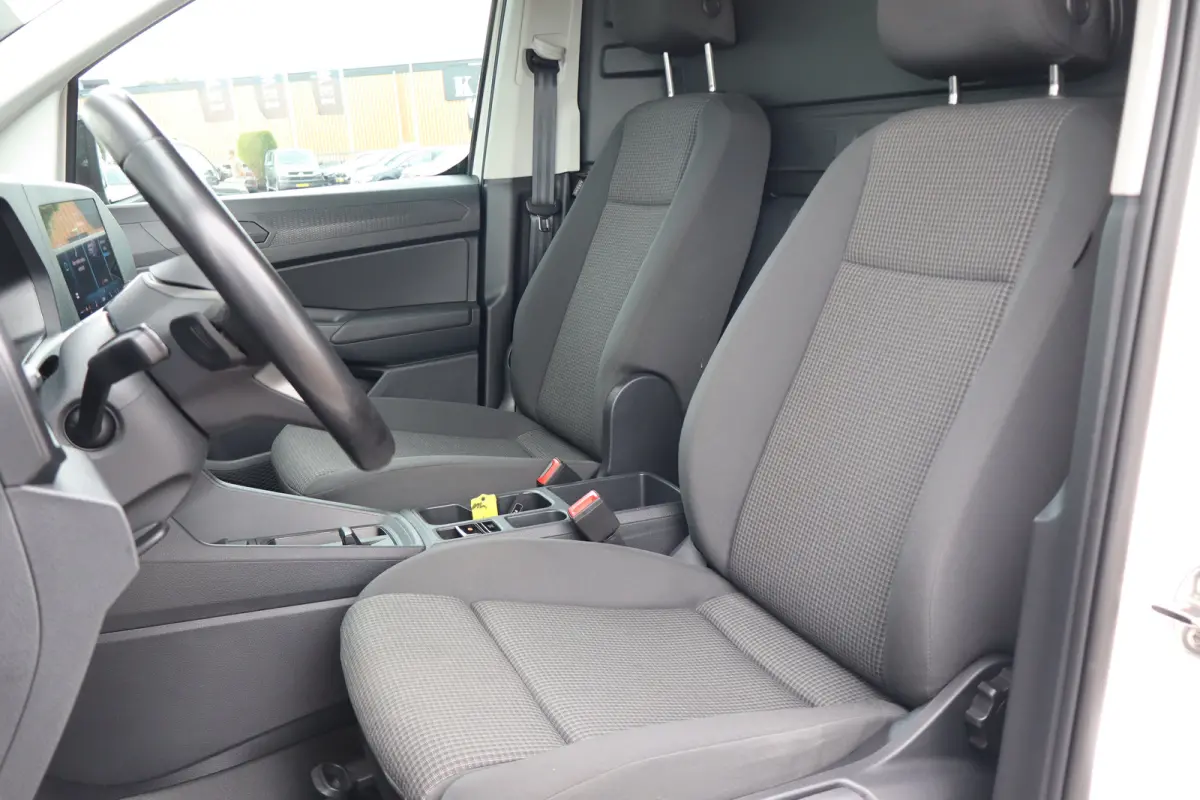 2.0 TDI Style | Cruise control | Keyless start | Lichtmetalen velgen 16"
