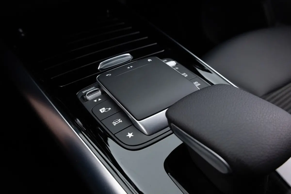 250 e Business Line | Full LED | Half LEDER | NAVI | PHEV