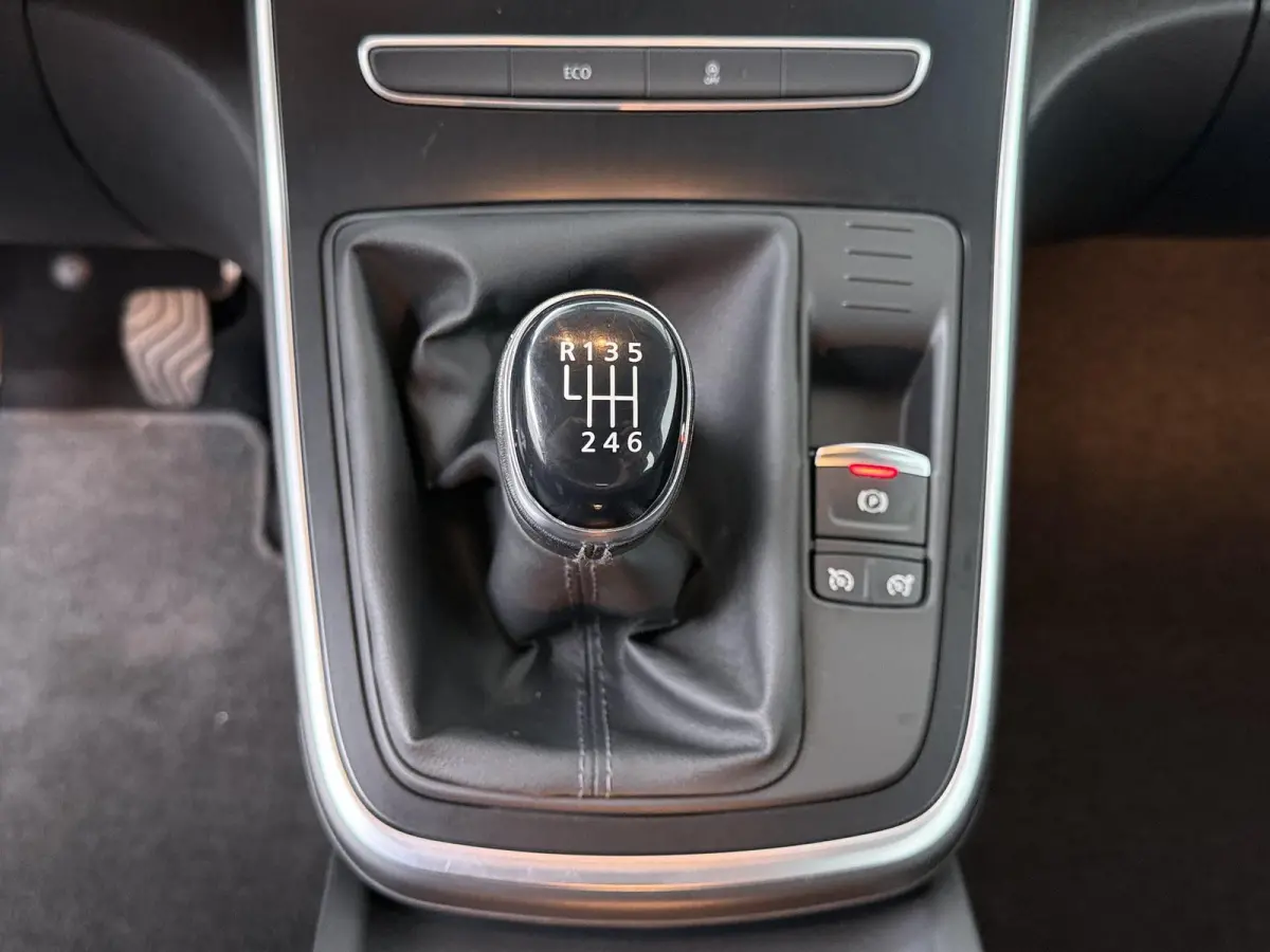 TCe 140 GPF Sport Edition2 | 140 PK | Trekhaak | Apple CarPlay | Navigatie