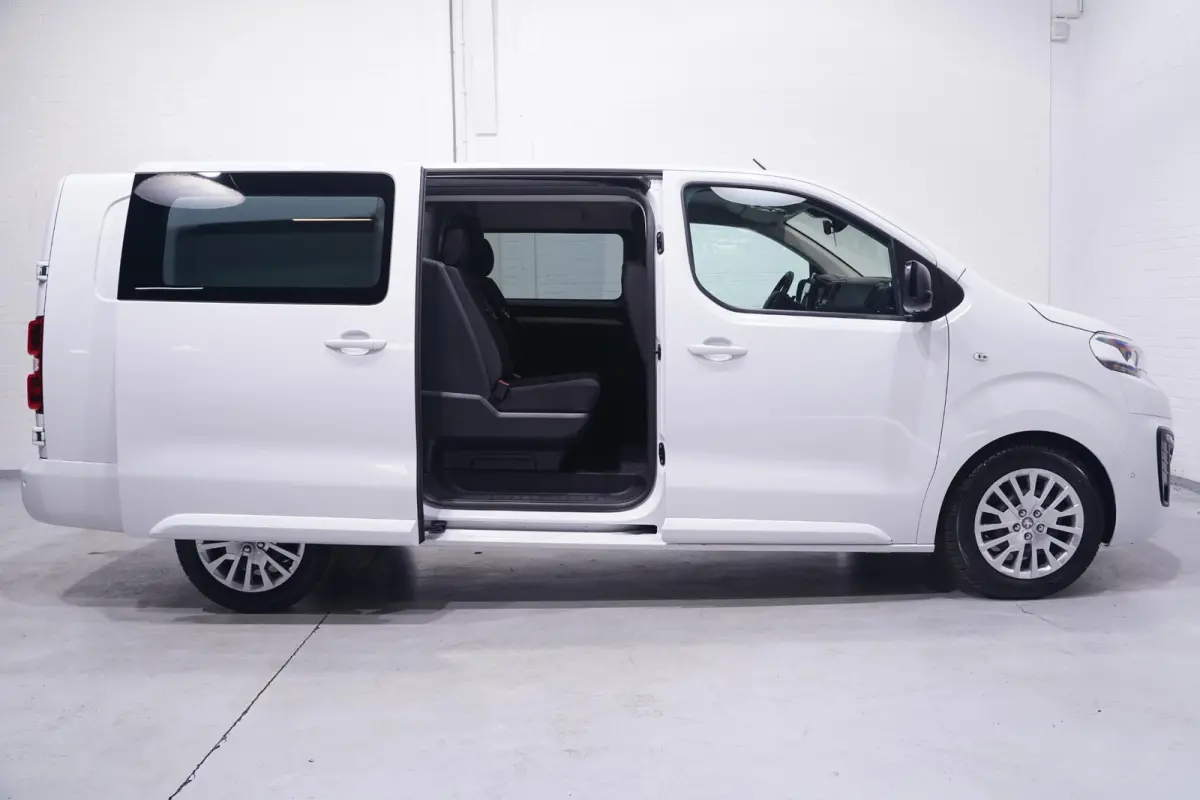 2.0 HDI 180 pk L3 Dubbel Cabine Aut. Xenon, Navi Camera, Standkachel, Trekhaak, PDC V+A, 5-Zits