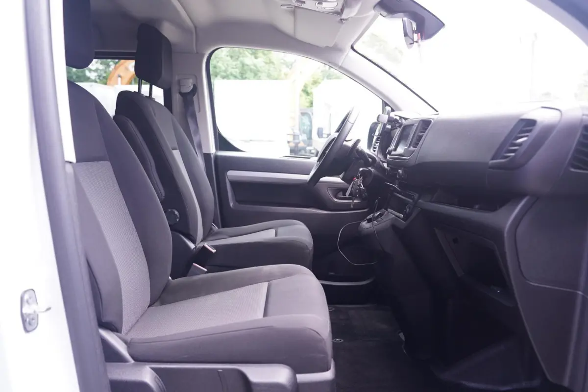 2.0 HDI 180 pk L3 Dubbel Cabine Aut. Xenon, Navi Camera, Standkachel, Trekhaak, PDC V+A, 5-Zits