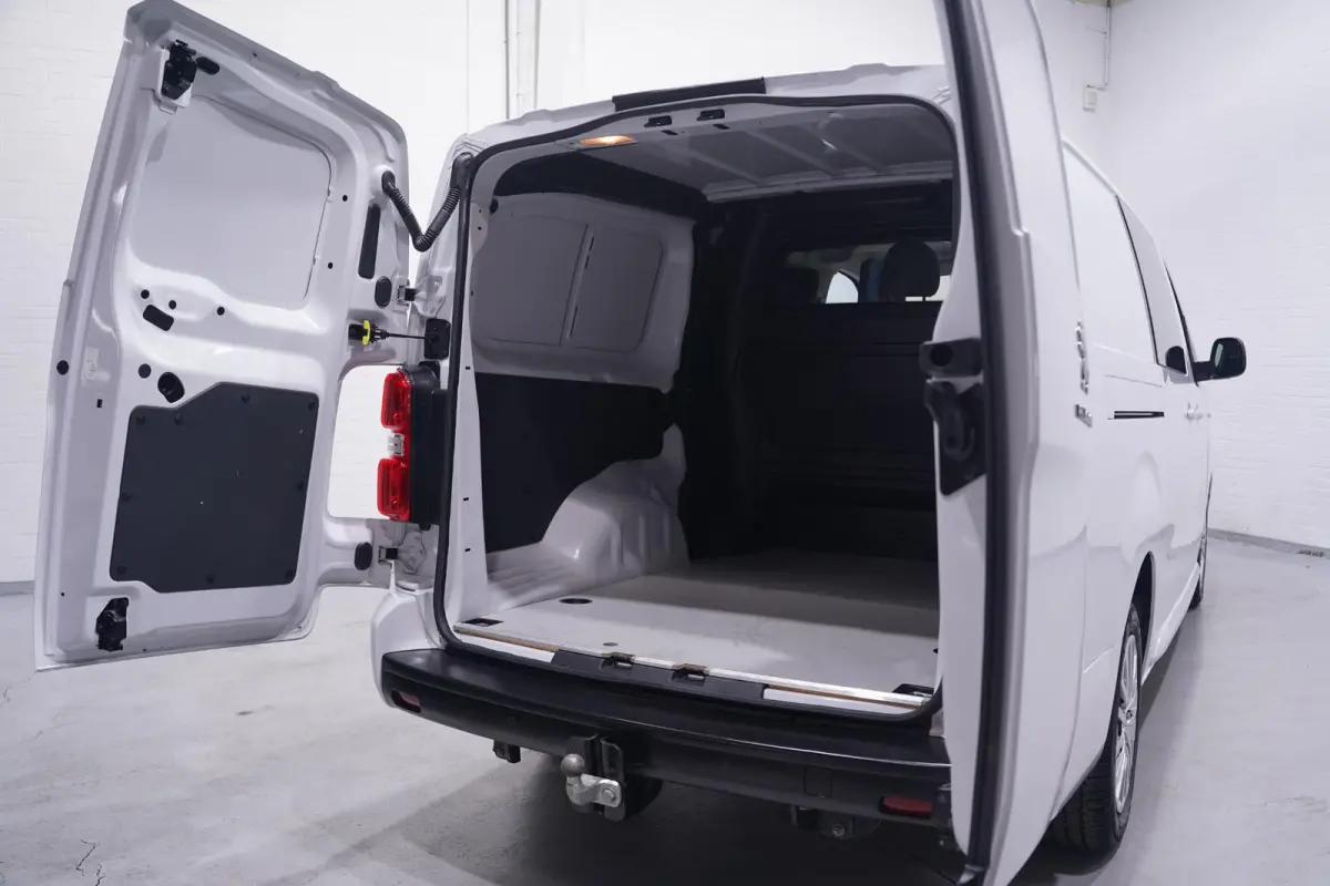 2.0 HDI 180 pk L3 Dubbel Cabine Aut. Xenon, Navi Camera, Standkachel, Trekhaak, PDC V+A, 5-Zits