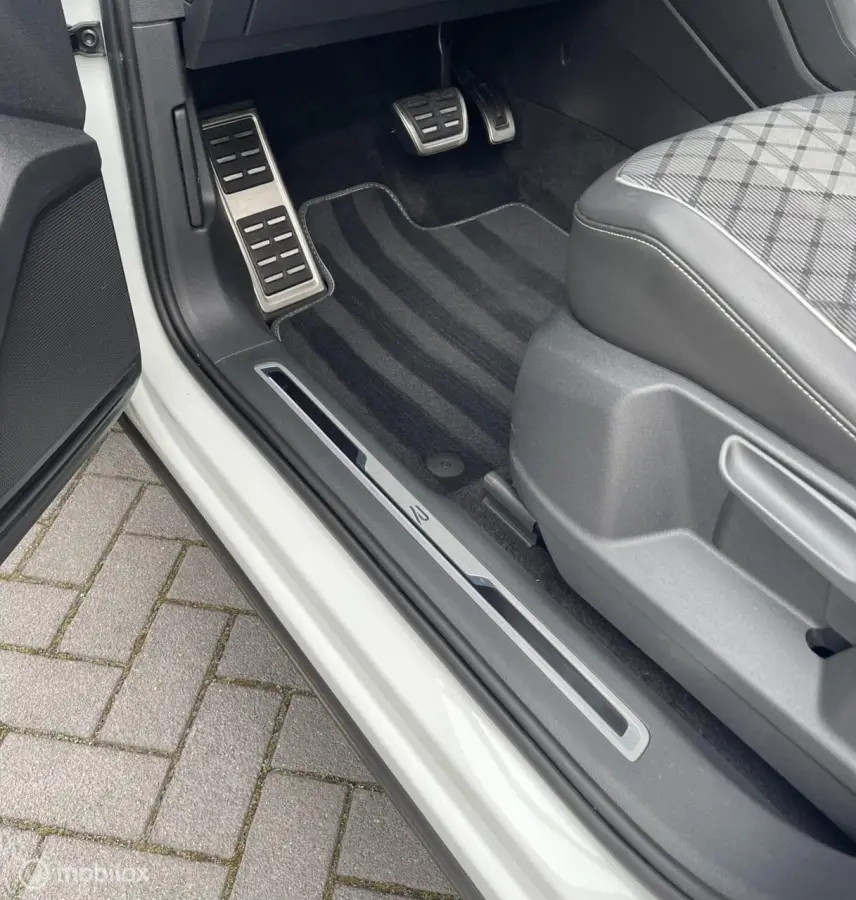 1.5 TSI DSG 3xR-Line 150PK Hu Key