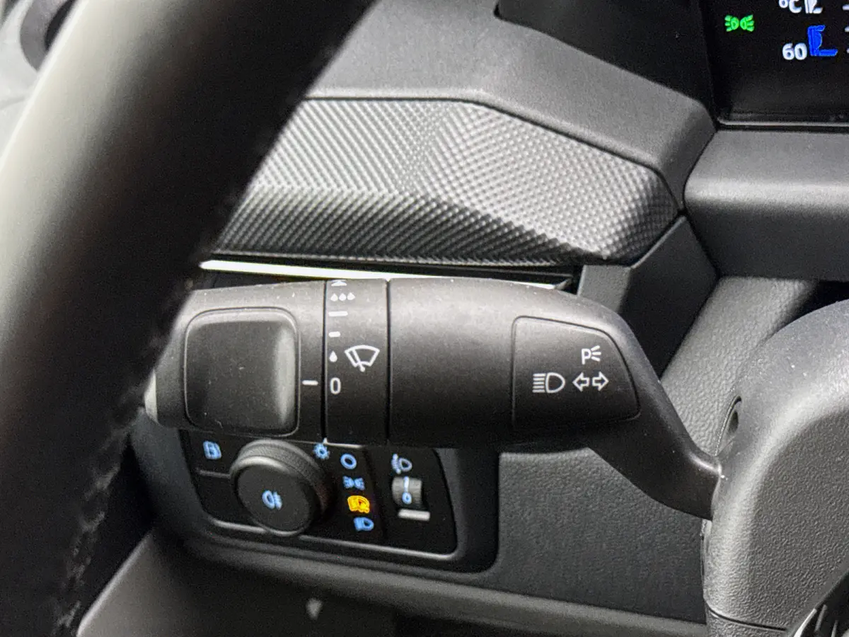 320 2.5 PHEV L2H1 Limited DC Hybride Dubbele cabine Led Carplay Camera Stoelverwarming