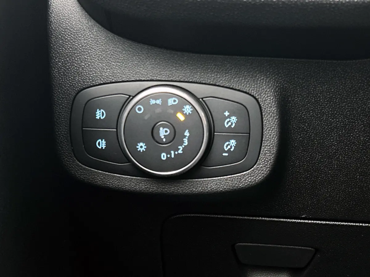1.0 EcoBoost Titanium Automaat (NAVIGATIE, STUURBEDIENING, CARPLAY, 1e EIGENAAR, GOED ONDERHOUDEN)