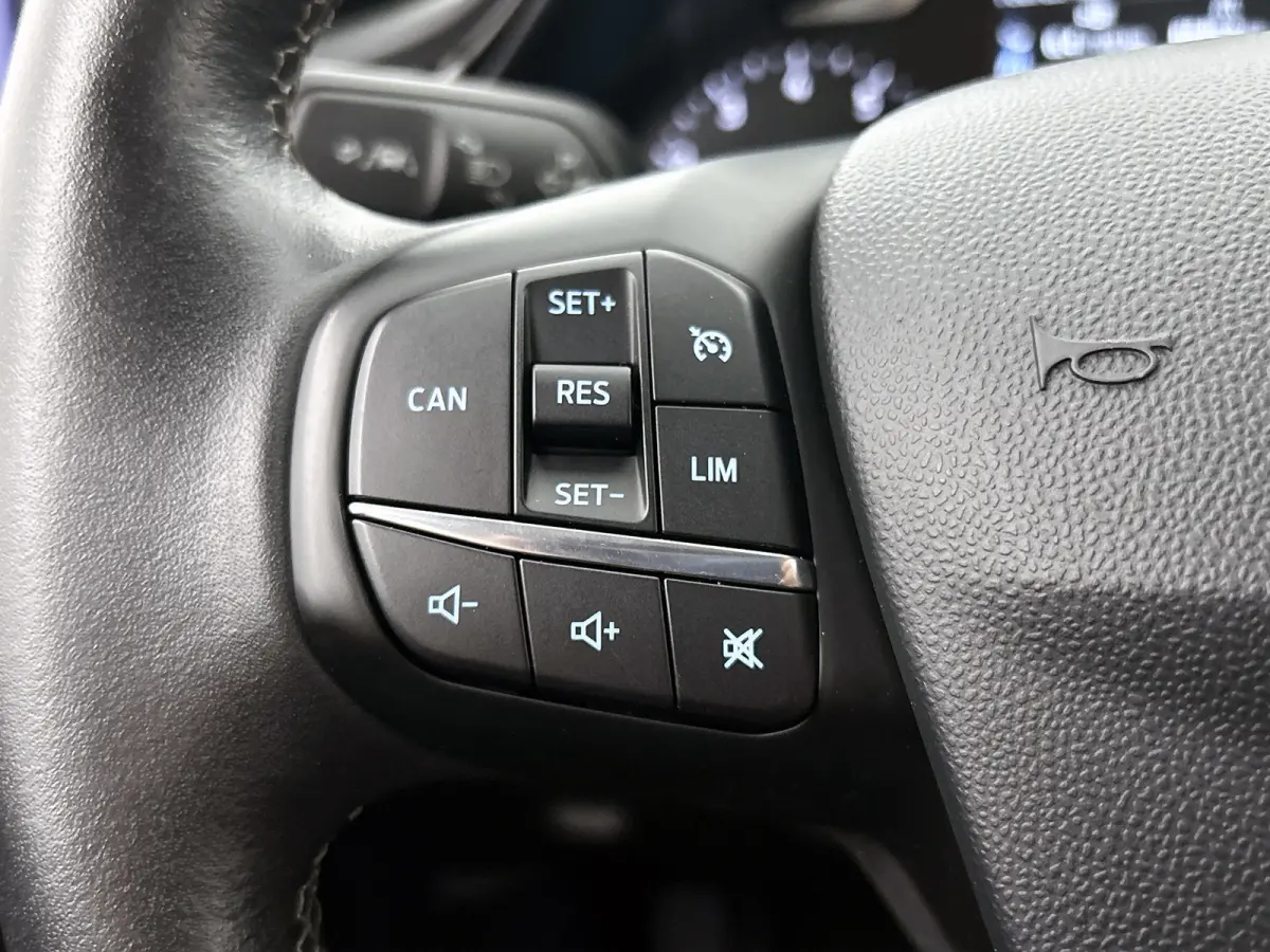 1.0 EcoBoost Titanium Automaat (NAVIGATIE, STUURBEDIENING, CARPLAY, 1e EIGENAAR, GOED ONDERHOUDEN)