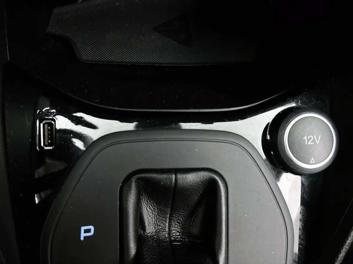 1.0 EcoBoost Titanium Automaat (NAVIGATIE, STUURBEDIENING, CARPLAY, 1e EIGENAAR, GOED ONDERHOUDEN)