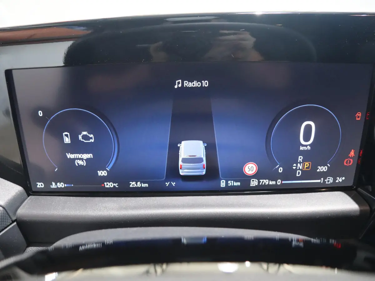 320 2.5 PHEV L2H1 Grey Platinum DC Dubbele Cabine Grey Platinum UNIEK!