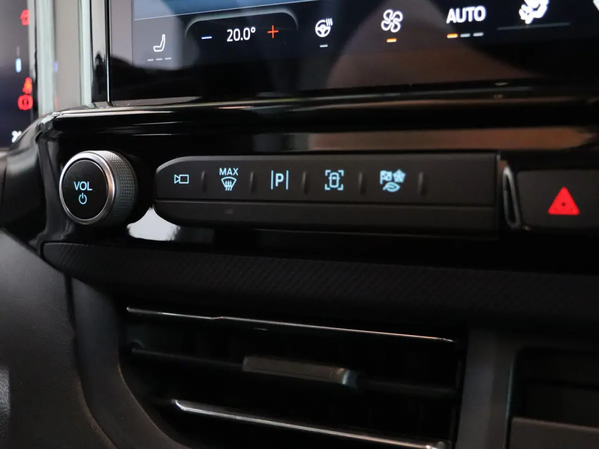 320 2.5 PHEV L2H1 Grey Platinum DC Dubbele Cabine Grey Platinum UNIEK!