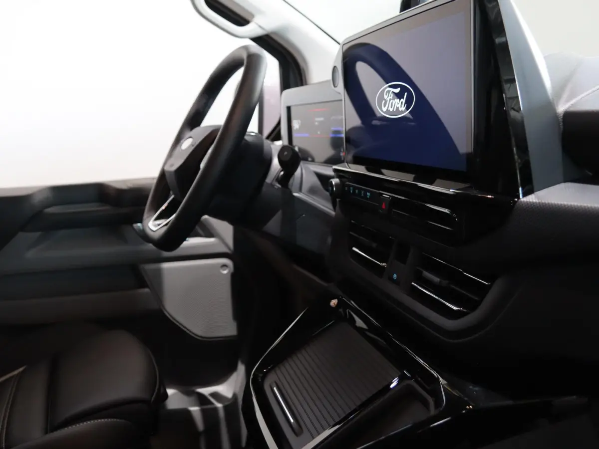 320 2.5 PHEV L2H1 Grey Platinum DC Dubbele Cabine Grey Platinum UNIEK!