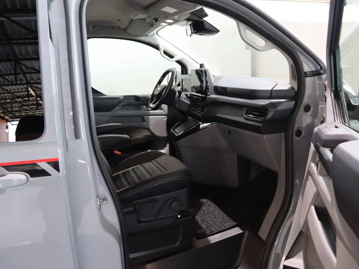 320 2.5 PHEV L2H1 Grey Platinum DC Dubbele Cabine Grey Platinum UNIEK!