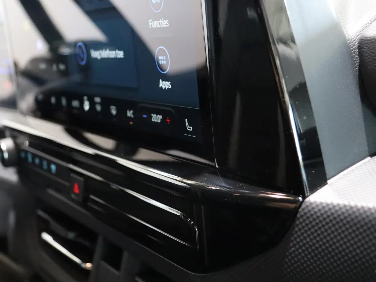 320 2.5 PHEV L2H1 Grey Platinum DC Dubbele Cabine Grey Platinum UNIEK!