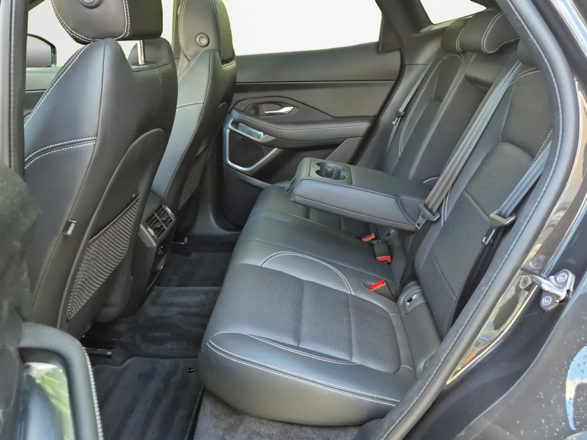 1.5 P300e AWD R-Dynamic HSE 310pk | Panoramadak | Meridian Audio | Elekt. Trekhaak
