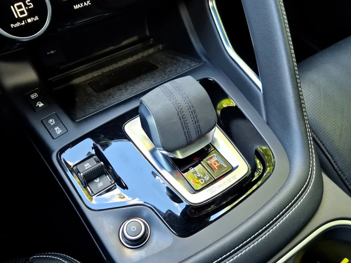 1.5 P300e AWD R-Dynamic HSE 310pk | Panoramadak | Meridian Audio | Elekt. Trekhaak
