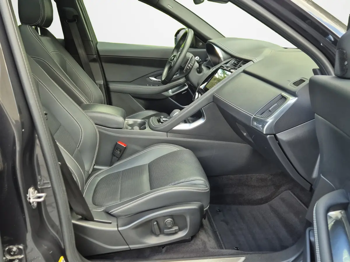 1.5 P300e AWD R-Dynamic HSE 310pk | Panoramadak | Meridian Audio | Elekt. Trekhaak