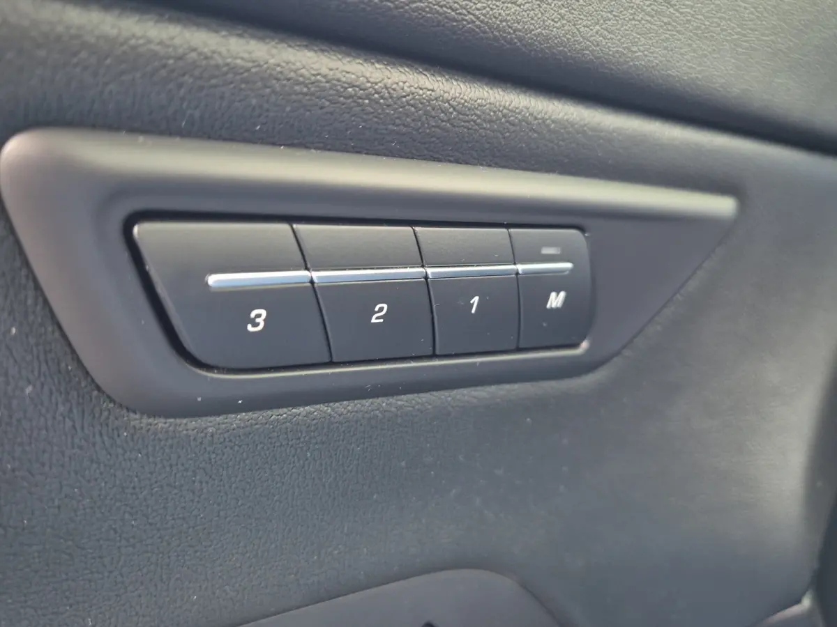 1.5 P300e AWD R-Dynamic HSE 310pk | Panoramadak | Meridian Audio | Elekt. Trekhaak