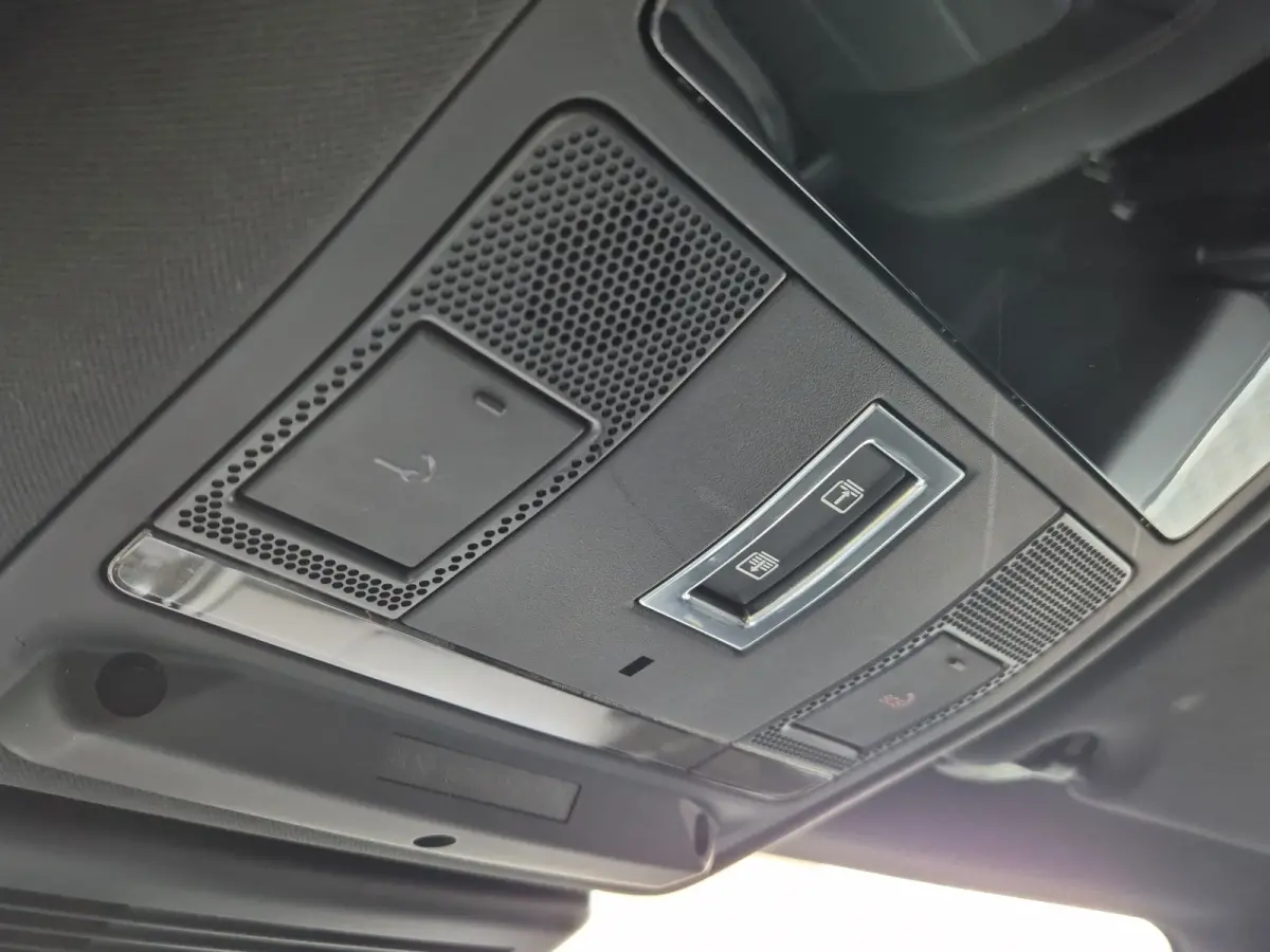 1.5 P300e AWD R-Dynamic HSE 310pk | Panoramadak | Meridian Audio | Elekt. Trekhaak