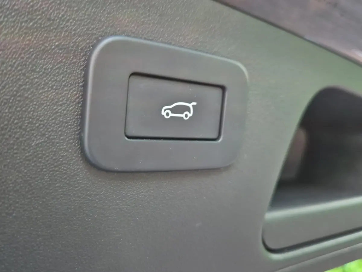 1.5 P300e AWD R-Dynamic HSE 310pk | Panoramadak | Meridian Audio | Elekt. Trekhaak