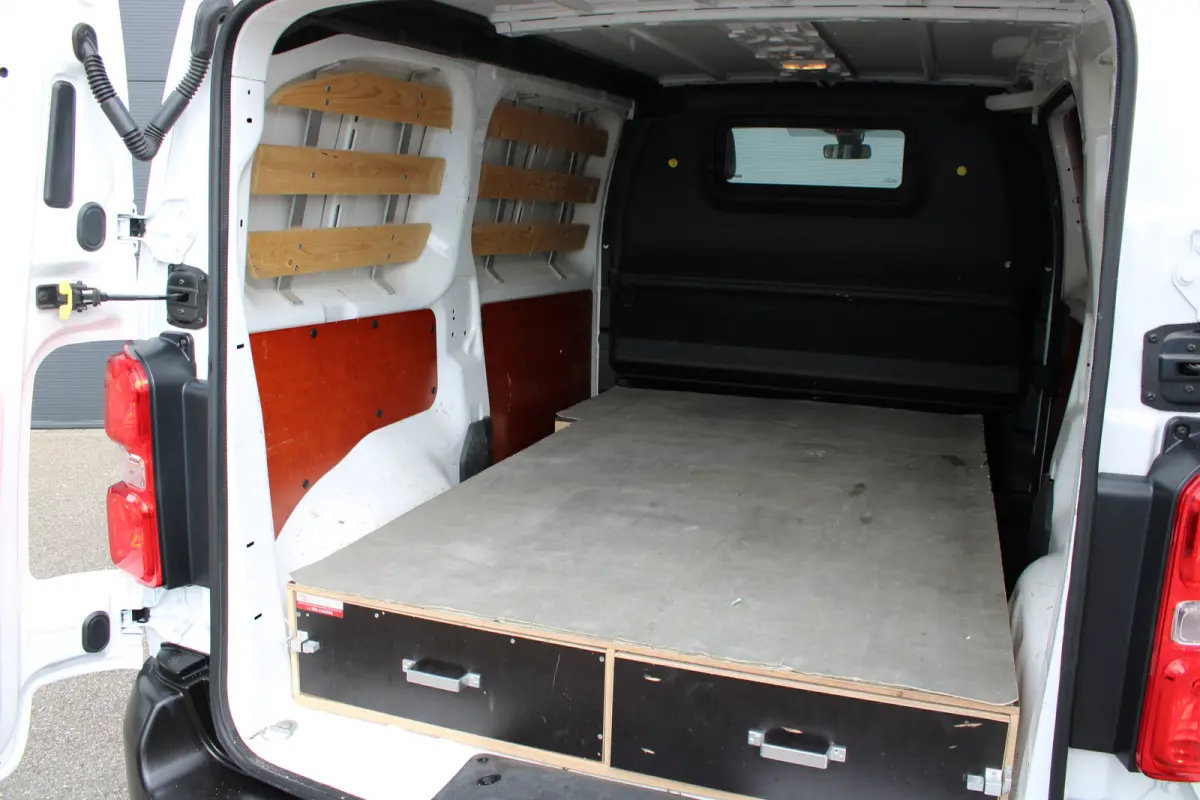 2.0 BlueHDI 120 Standard Premium | Navigatie | Imperiaal | Trekhaak | Airconditioning | NL auto | 1e Eigenaar | 74.000km |