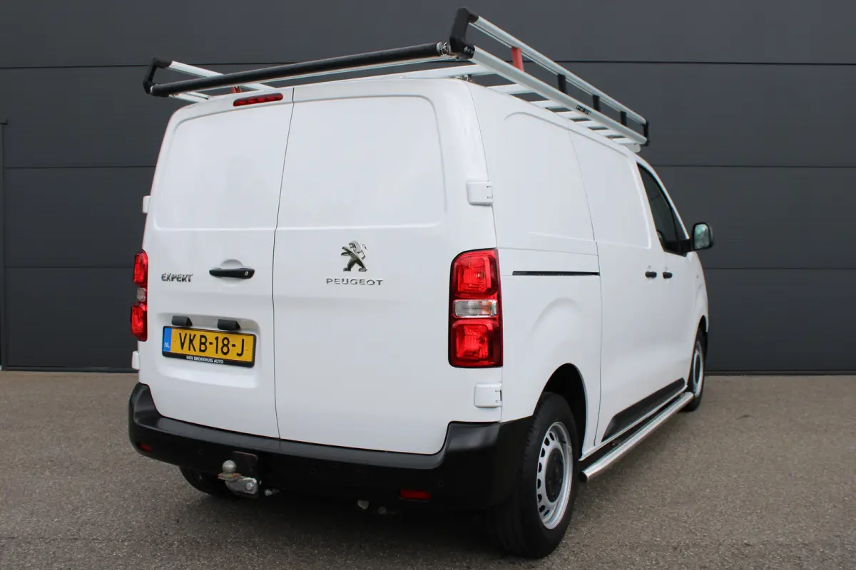 2.0 BlueHDI 120 Standard Premium | Navigatie | Imperiaal | Trekhaak | Airconditioning | NL auto | 1e Eigenaar | 74.000km |