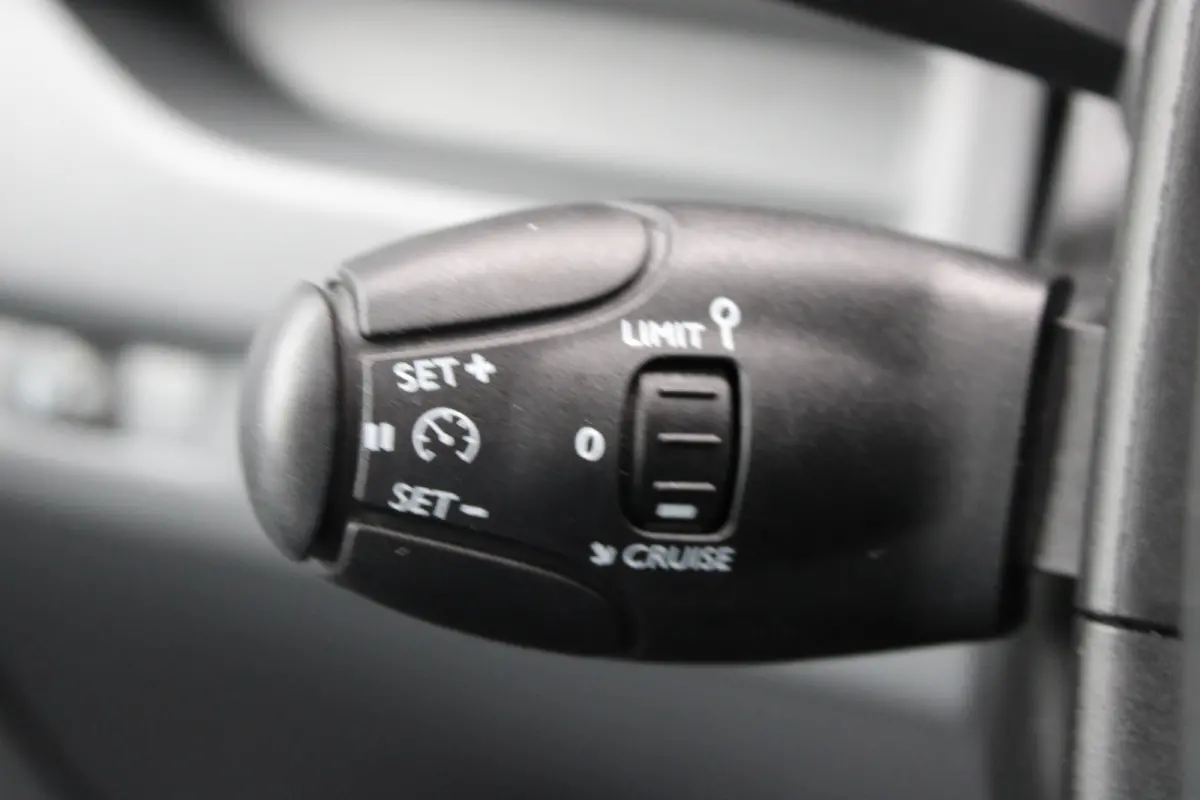 2.0 BlueHDI 120 Standard Premium | Navigatie | Imperiaal | Trekhaak | Airconditioning | NL auto | 1e Eigenaar | 74.000km |