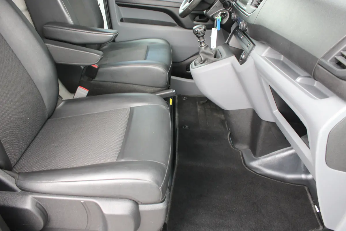 2.0 BlueHDI 120 Standard Premium | Navigatie | Imperiaal | Trekhaak | Airconditioning | NL auto | 1e Eigenaar | 74.000km |