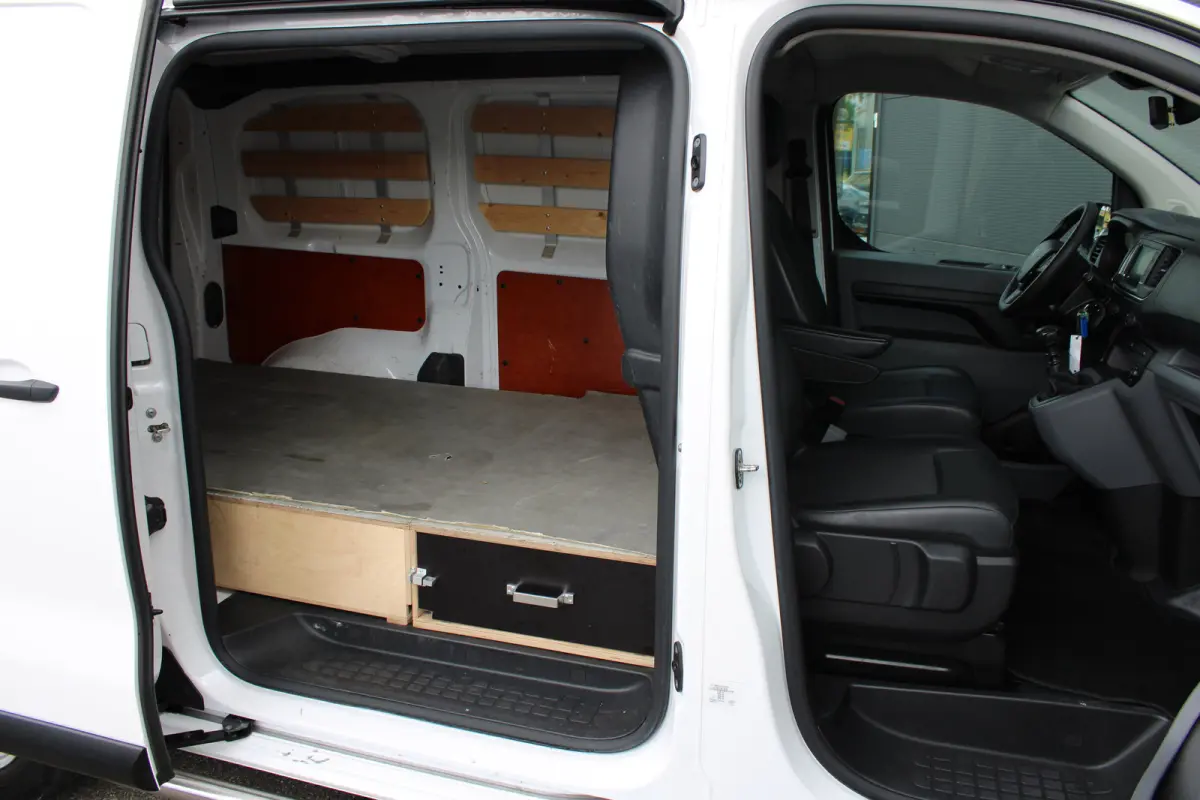 2.0 BlueHDI 120 Standard Premium | Navigatie | Imperiaal | Trekhaak | Airconditioning | NL auto | 1e Eigenaar | 74.000km |