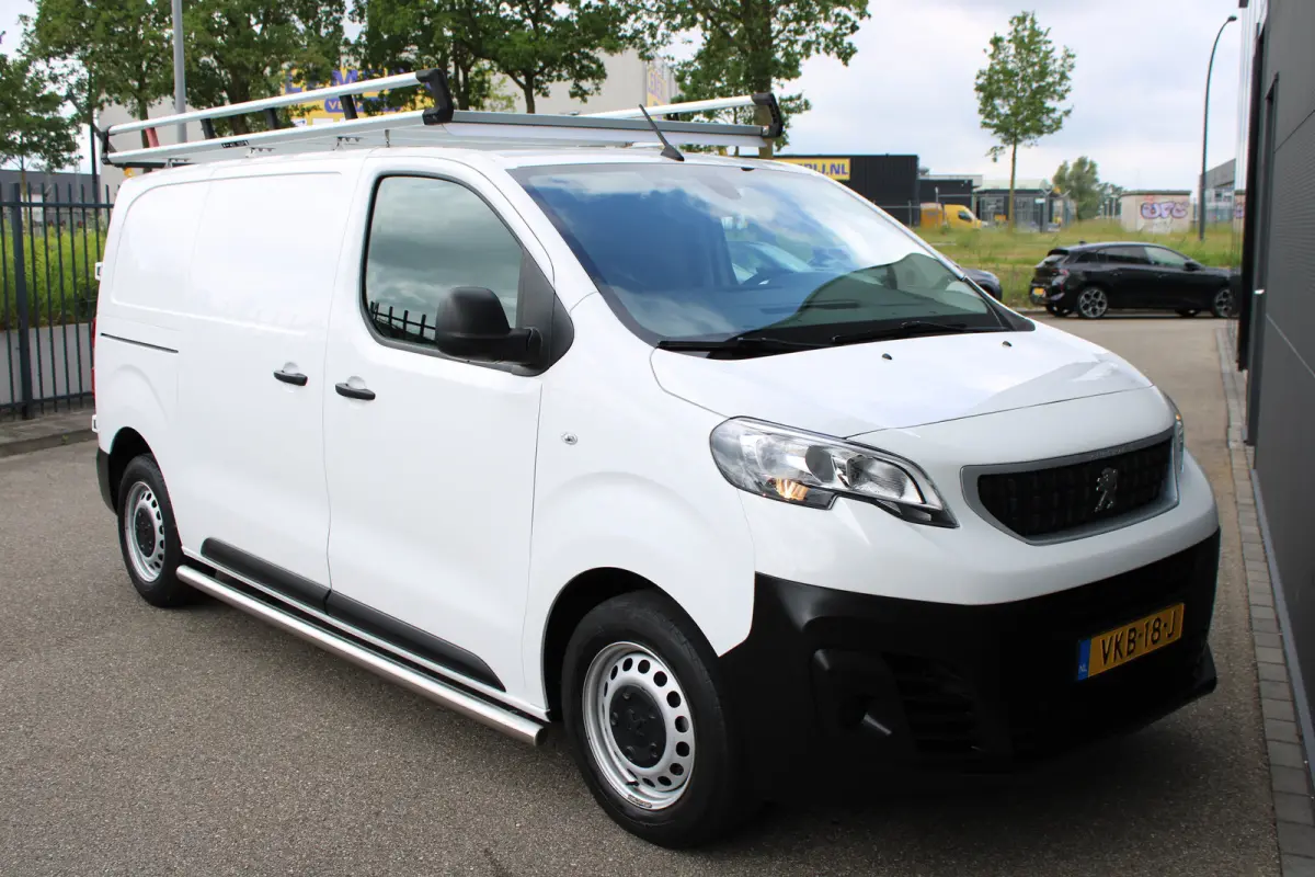 2.0 BlueHDI 120 Standard Premium | Navigatie | Imperiaal | Trekhaak | Airconditioning | NL auto | 1e Eigenaar | 74.000km |