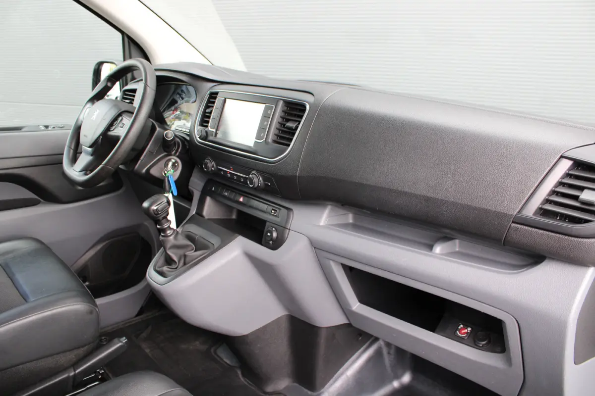 2.0 BlueHDI 120 Standard Premium | Navigatie | Imperiaal | Trekhaak | Airconditioning | NL auto | 1e Eigenaar | 74.000km |