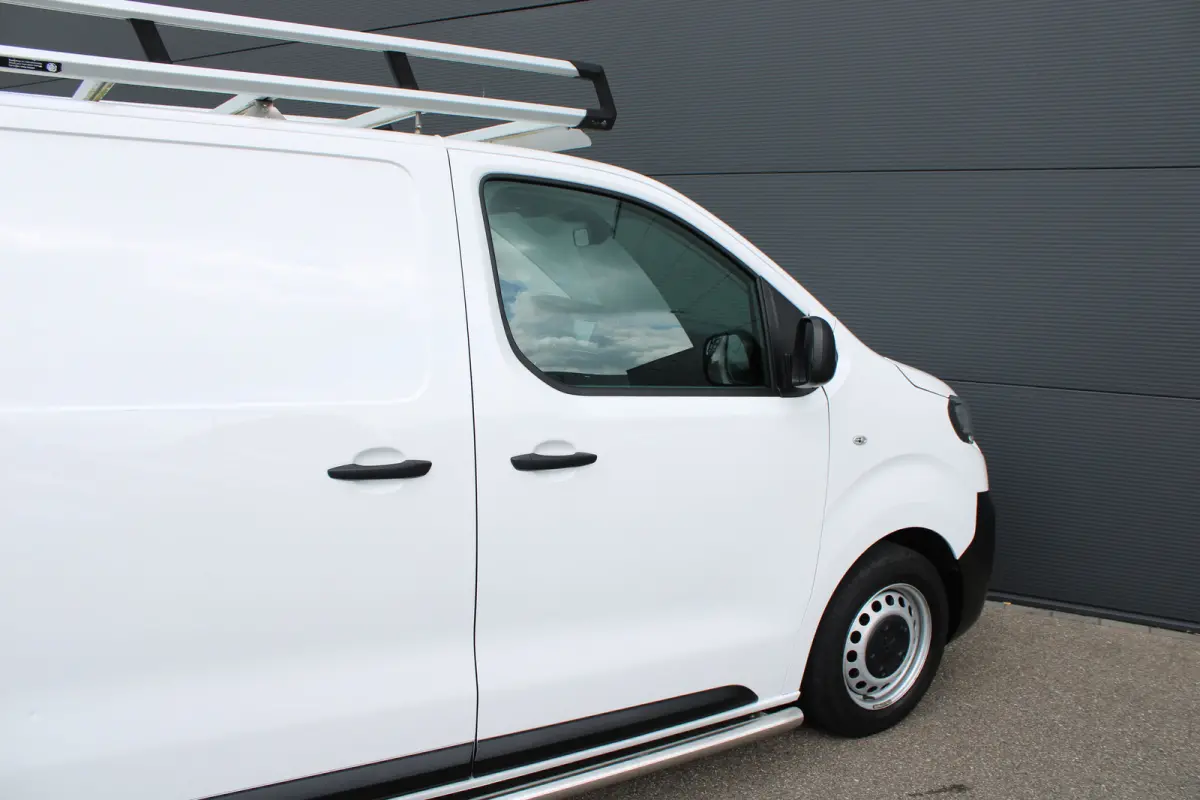 2.0 BlueHDI 120 Standard Premium | Navigatie | Imperiaal | Trekhaak | Airconditioning | NL auto | 1e Eigenaar | 74.000km |