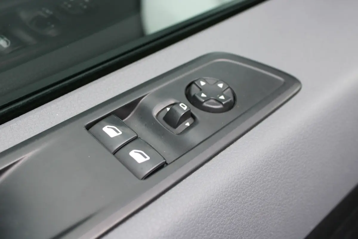 2.0 BlueHDI 120 Standard Premium | Navigatie | Imperiaal | Trekhaak | Airconditioning | NL auto | 1e Eigenaar | 74.000km |